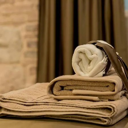 Annie's Stone & Apartamento *