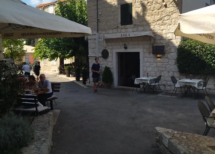 Annie's Stone & Apartamento *