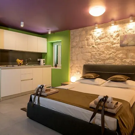 Annie's Stone & Appartement