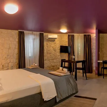 Apartment Annie's Stone &